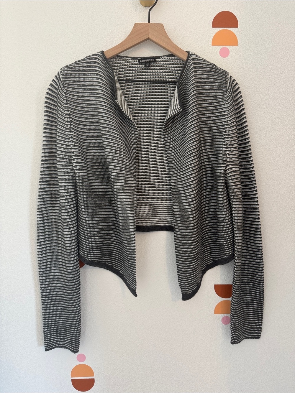 Express Black & White Striped Open-Front Cardigan N0041